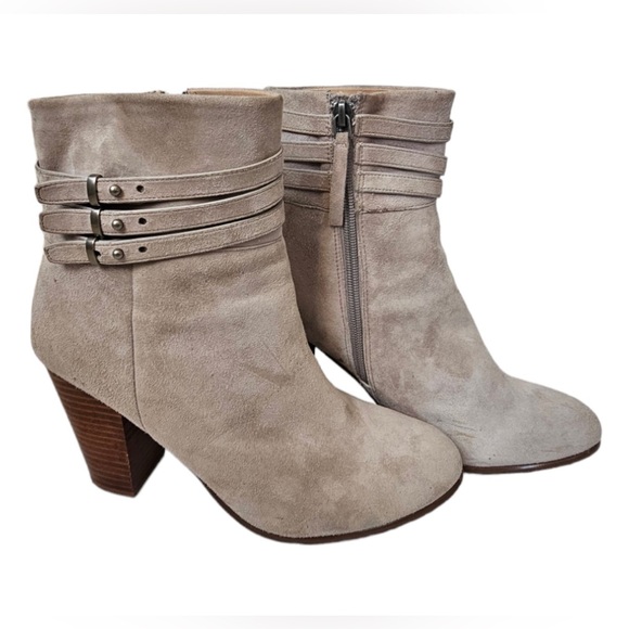 Anthropologie
Joe’s Jeans Booties Cream Suede buckles SZ 10 Boots - Picture 8 of 12